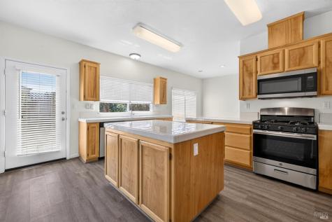 329 Hansbery Way Santa Rosa CA 95409