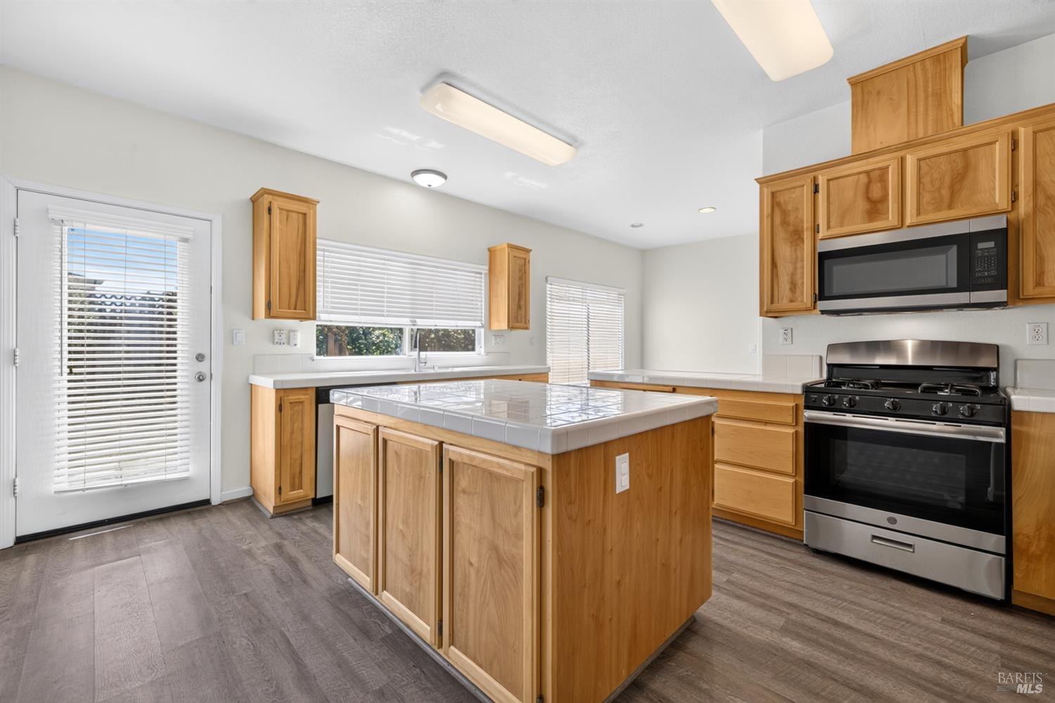329 Hansbery Way Santa Rosa CA 95409