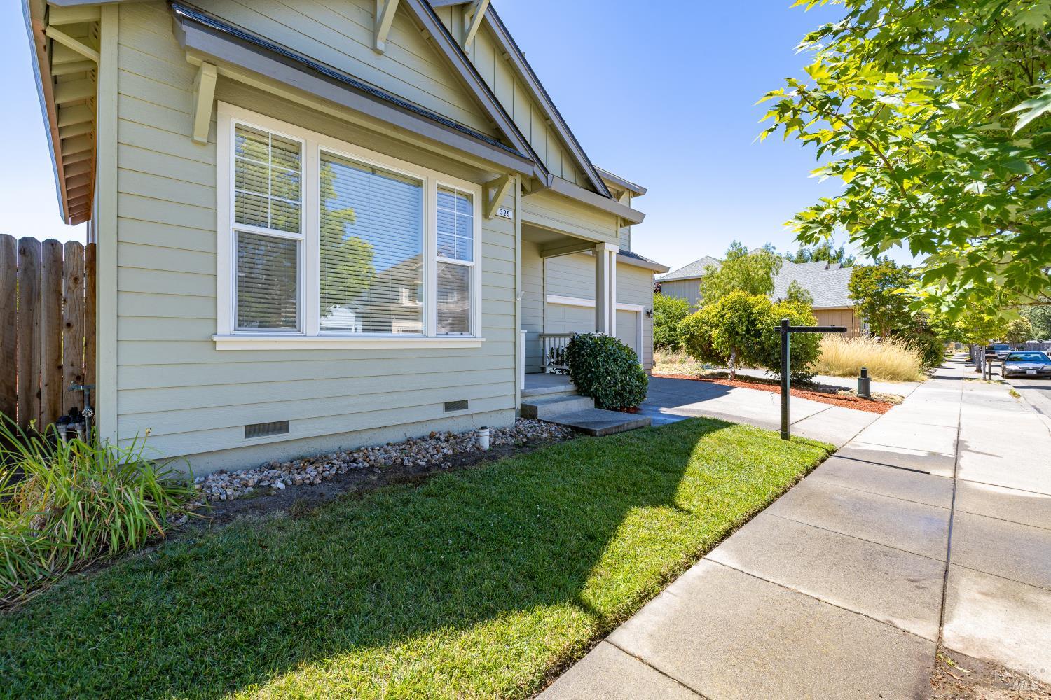 329 Hansbery Way Santa Rosa CA 95409