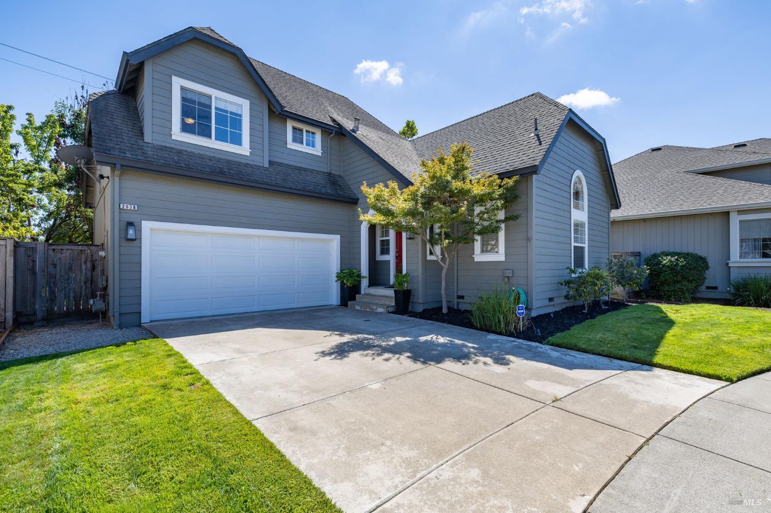 2038 Red Oak Circle Santa Rosa CA 95403