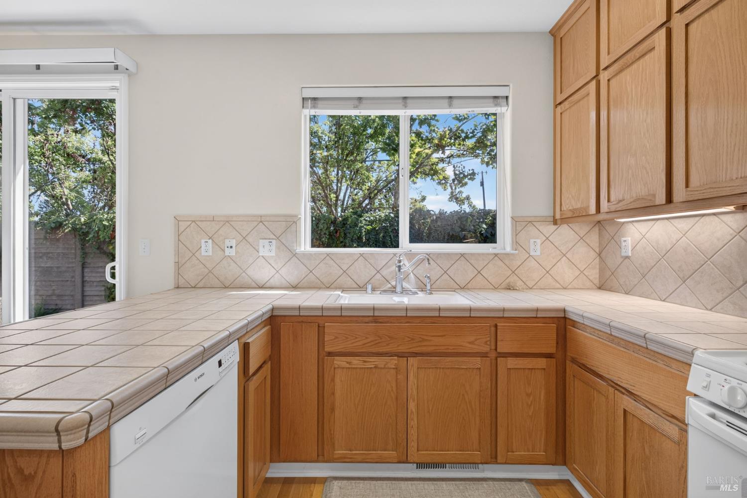 2038 Red Oak Circle Santa Rosa CA 95403