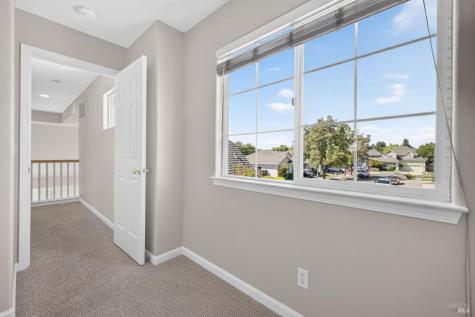 2038 Red Oak Circle Santa Rosa CA 95403