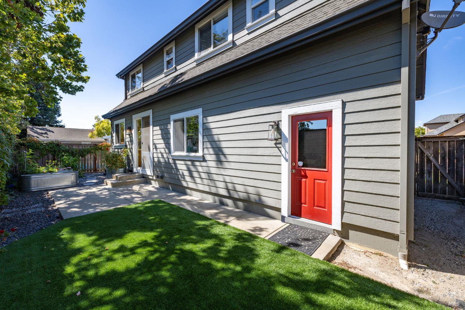 2038 Red Oak Circle Santa Rosa CA 95403