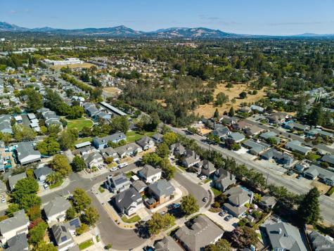 2038 Red Oak Circle Santa Rosa CA 95403