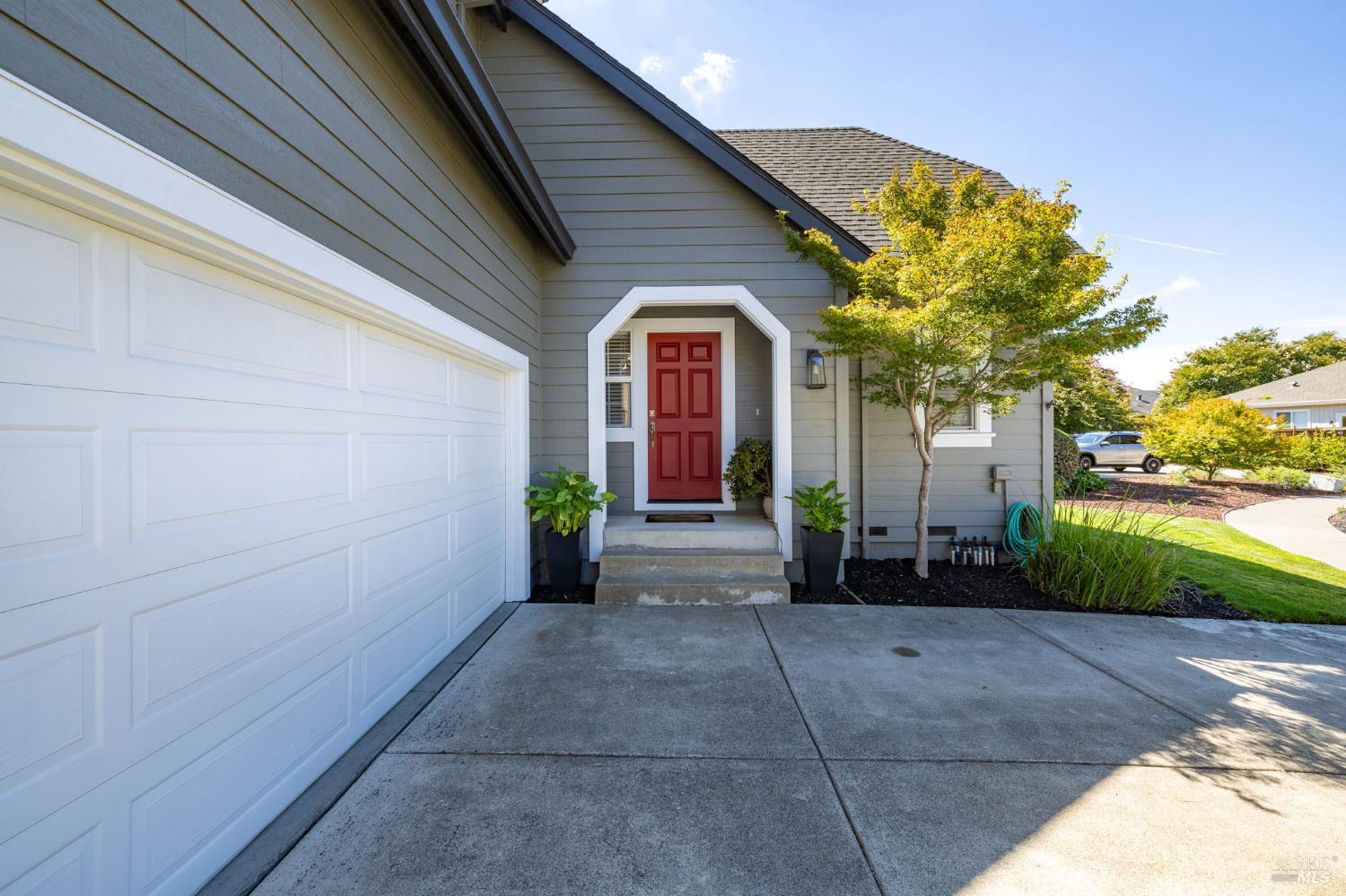 2038 Red Oak Circle Santa Rosa CA 95403