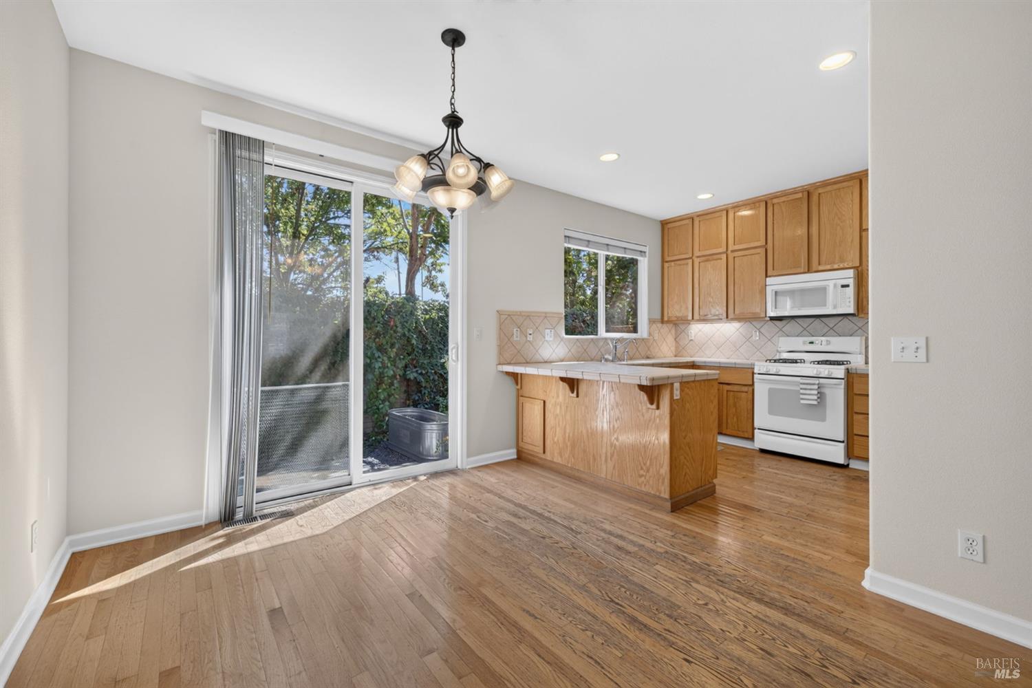 2038 Red Oak Circle Santa Rosa CA 95403