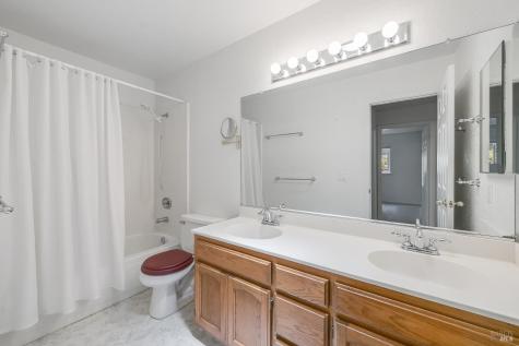 9151 Piccadilly Circle Windsor CA 95492