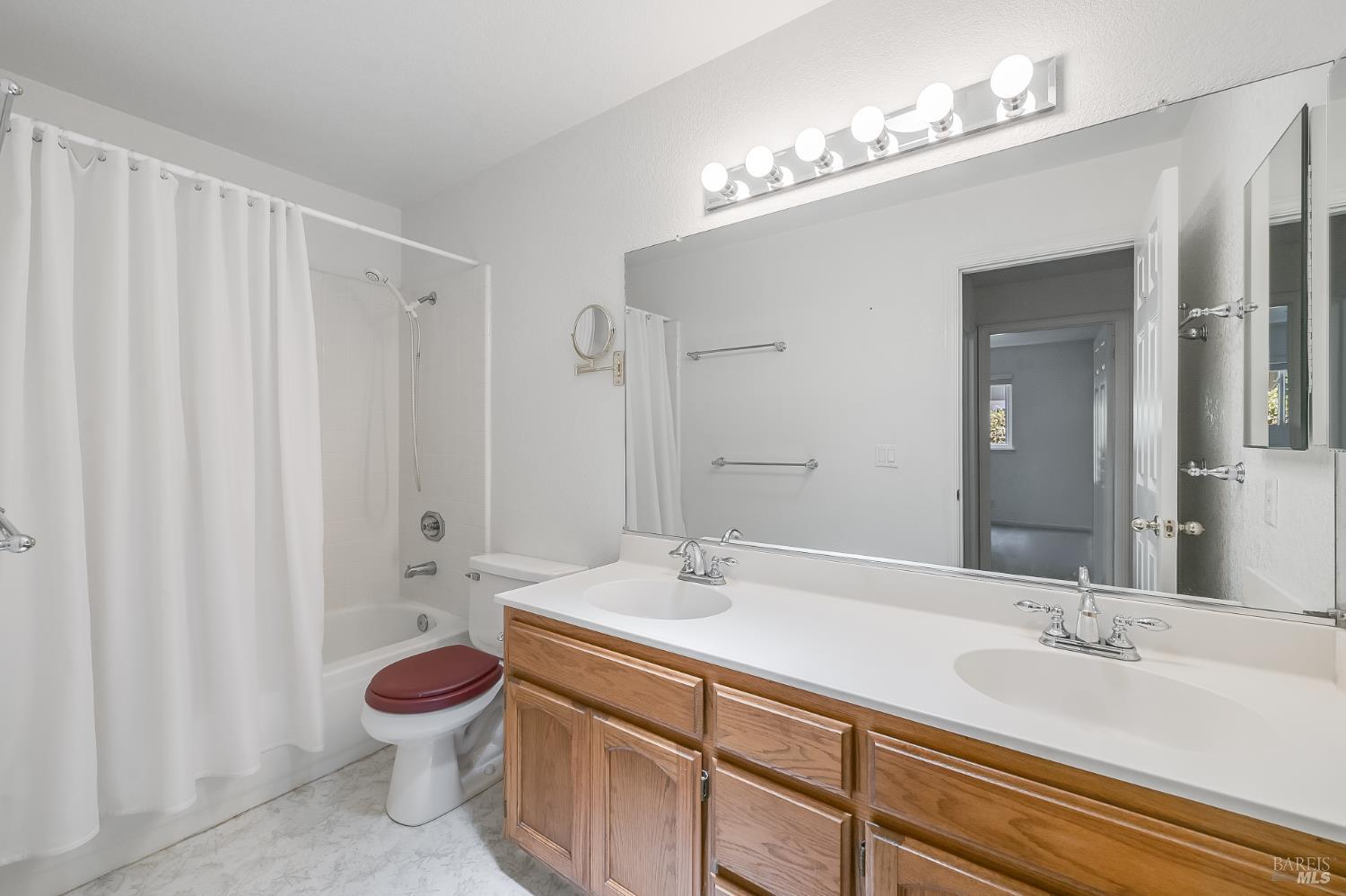 9151 Piccadilly Circle Windsor CA 95492