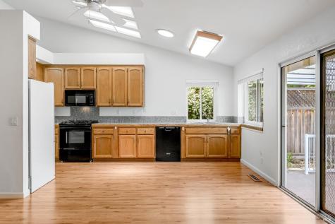 9151 Piccadilly Circle Windsor CA 95492