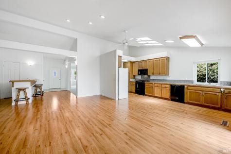 9151 Piccadilly Circle Windsor CA 95492