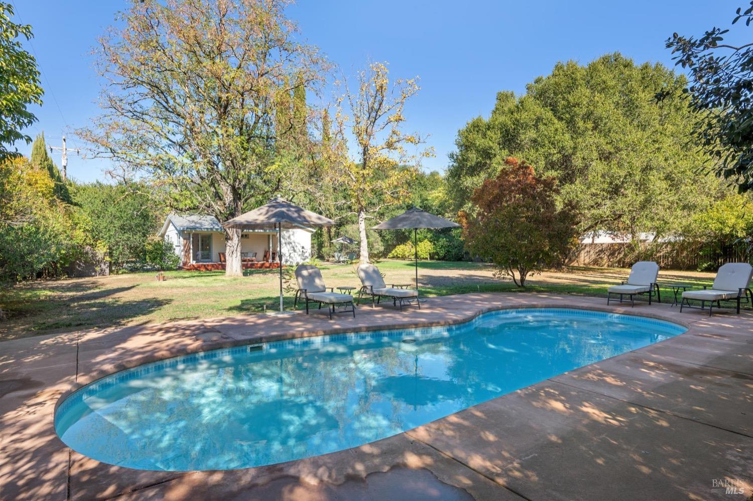 1233 Wilson Road Cloverdale CA 95425