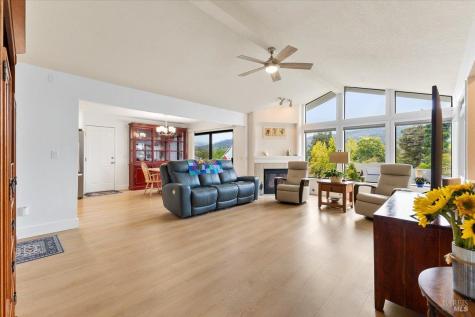 6850 Oakmont Drive Santa Rosa CA 95409