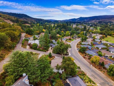 6850 Oakmont Drive Santa Rosa CA 95409