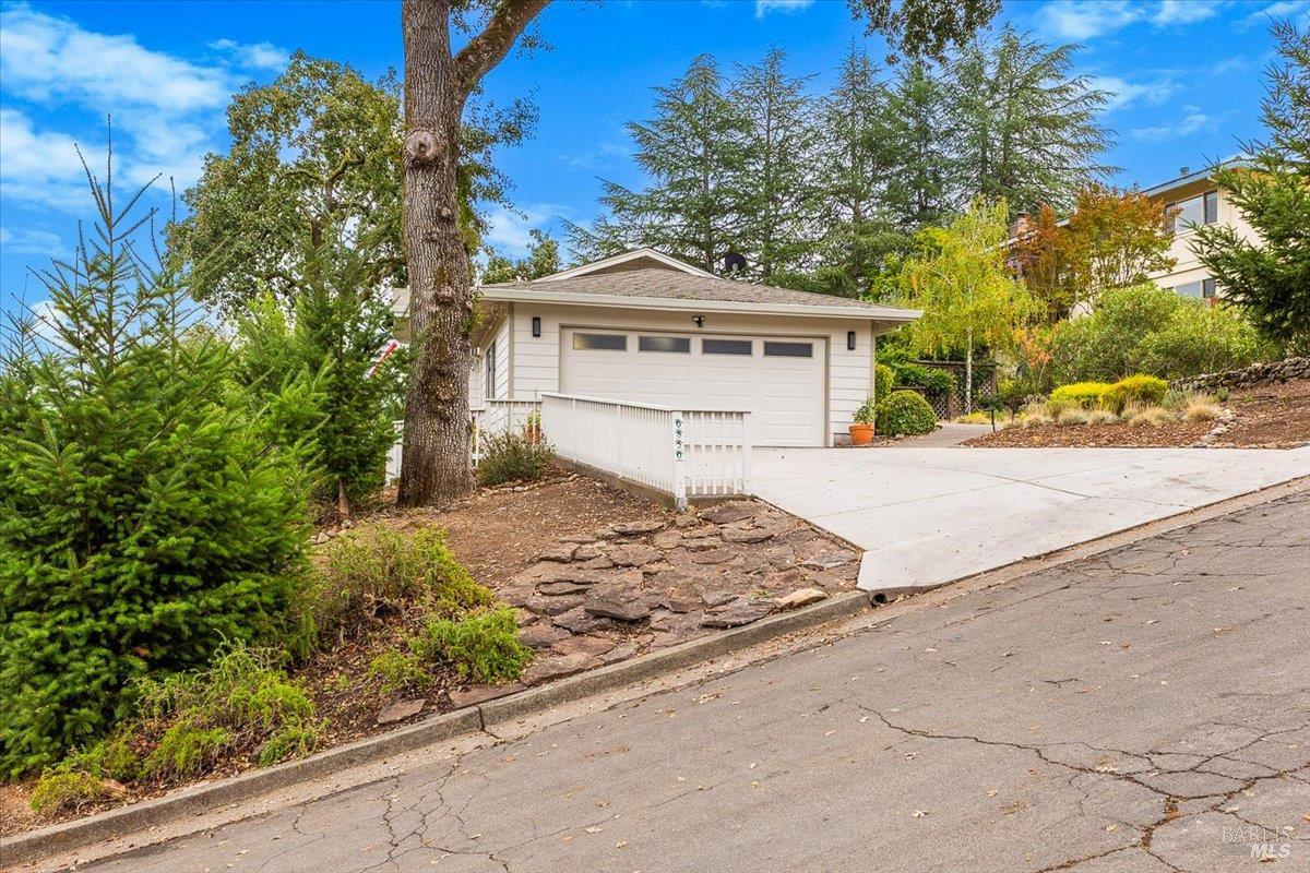 6850 Oakmont Drive Santa Rosa CA 95409