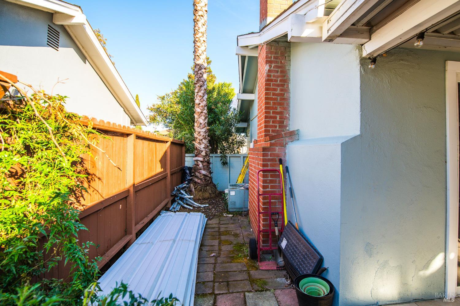 1719 Elm Street Fairfield CA 94533