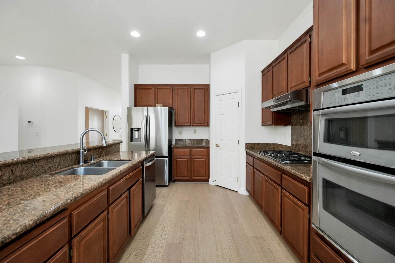 9408 Blue Diamond Way Elk Grove CA 95624