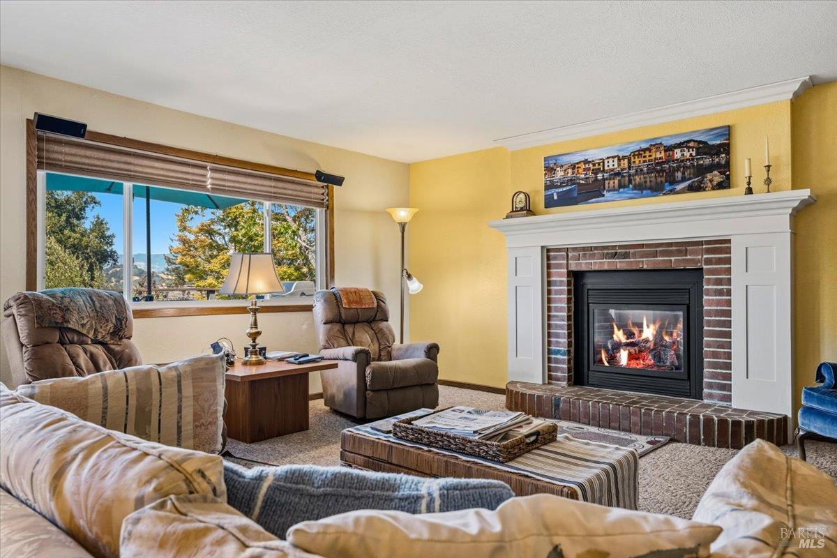 860 March Avenue Healdsburg CA 95448