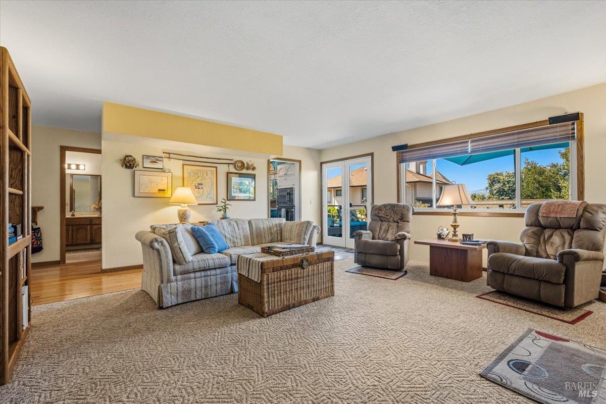 860 March Avenue Healdsburg CA 95448
