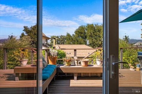 860 March Avenue Healdsburg CA 95448
