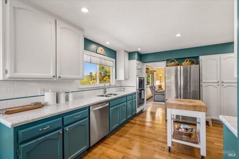 860 March Avenue Healdsburg CA 95448