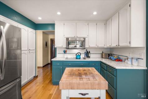 860 March Avenue Healdsburg CA 95448