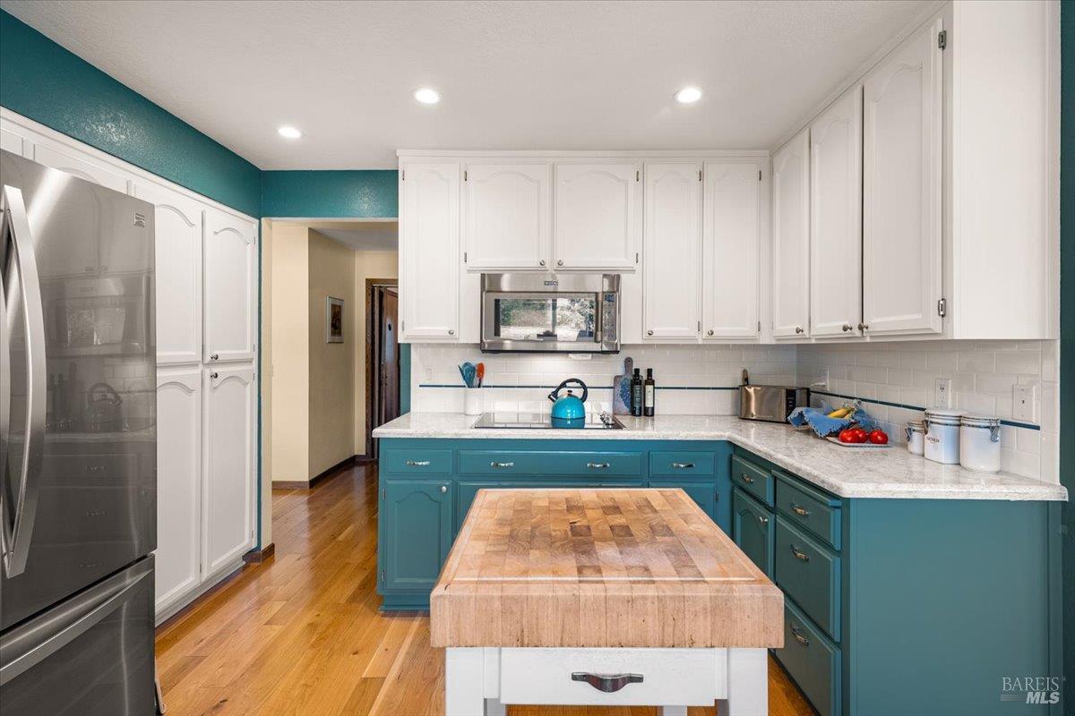 860 March Avenue Healdsburg CA 95448