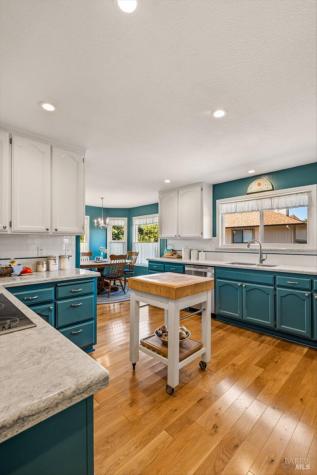 860 March Avenue Healdsburg CA 95448