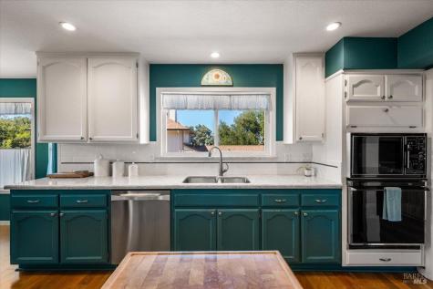 860 March Avenue Healdsburg CA 95448