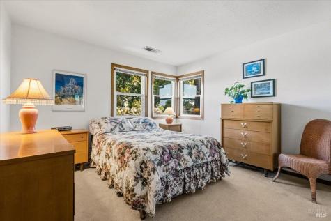 860 March Avenue Healdsburg CA 95448