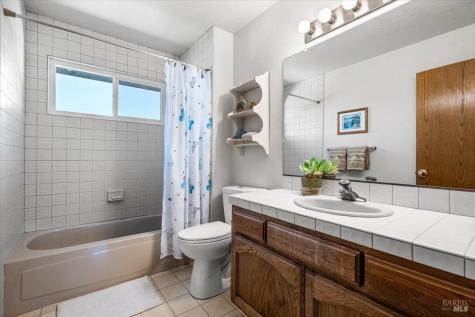 860 March Avenue Healdsburg CA 95448