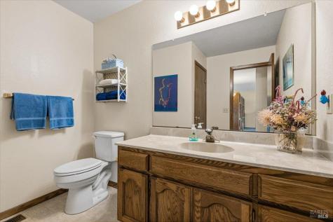 860 March Avenue Healdsburg CA 95448