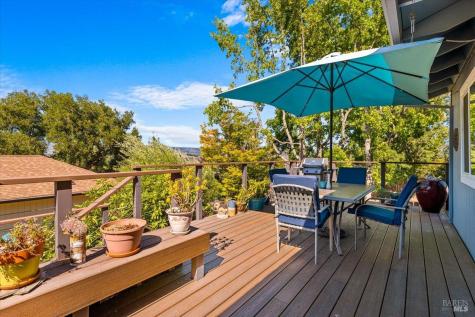 860 March Avenue Healdsburg CA 95448