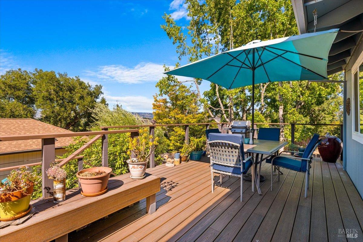 860 March Avenue Healdsburg CA 95448