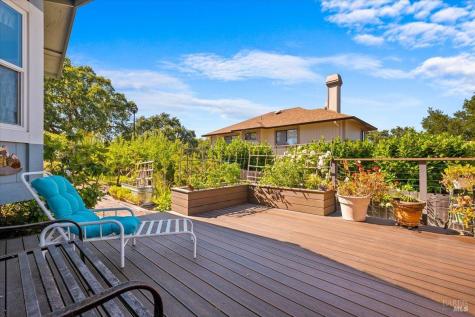 860 March Avenue Healdsburg CA 95448
