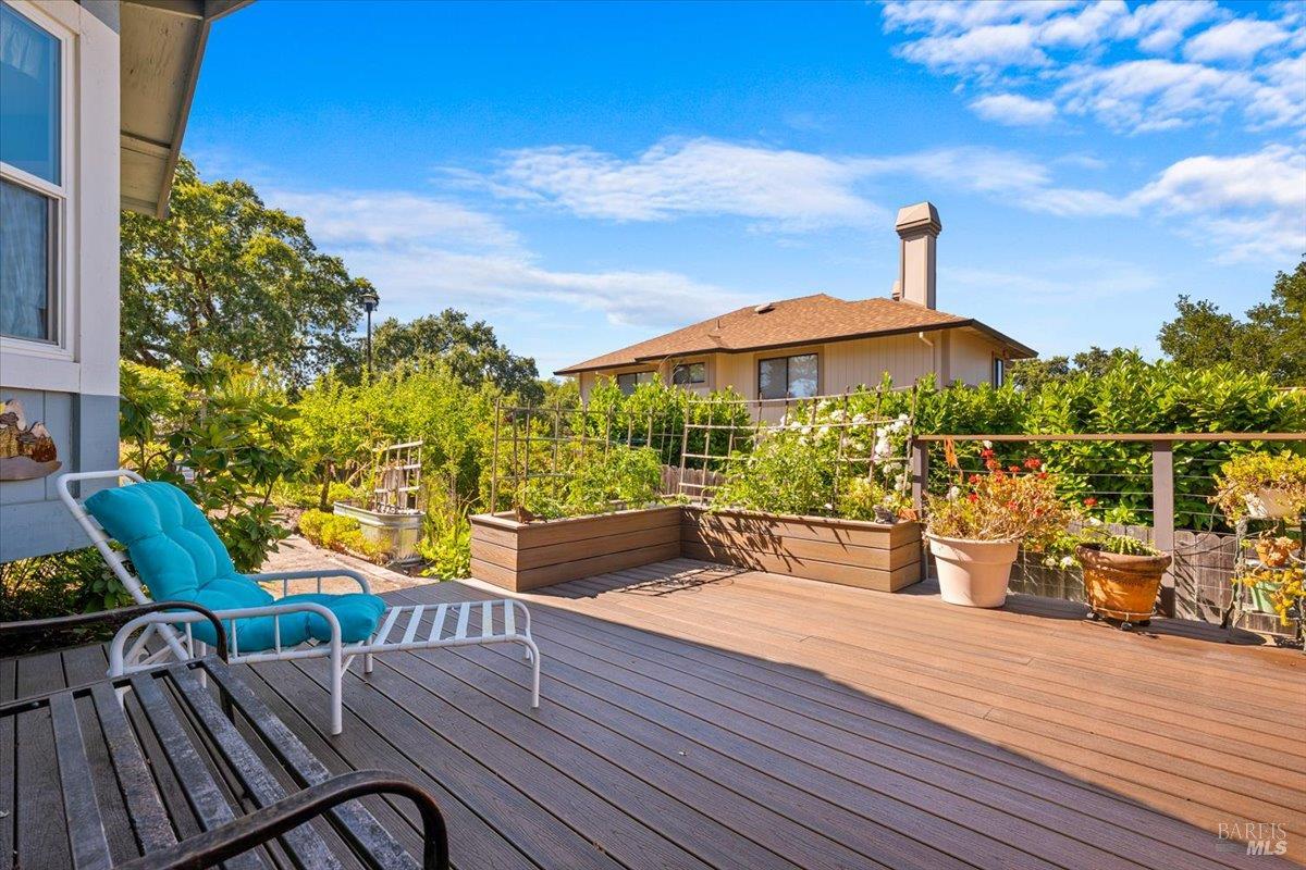 860 March Avenue Healdsburg CA 95448