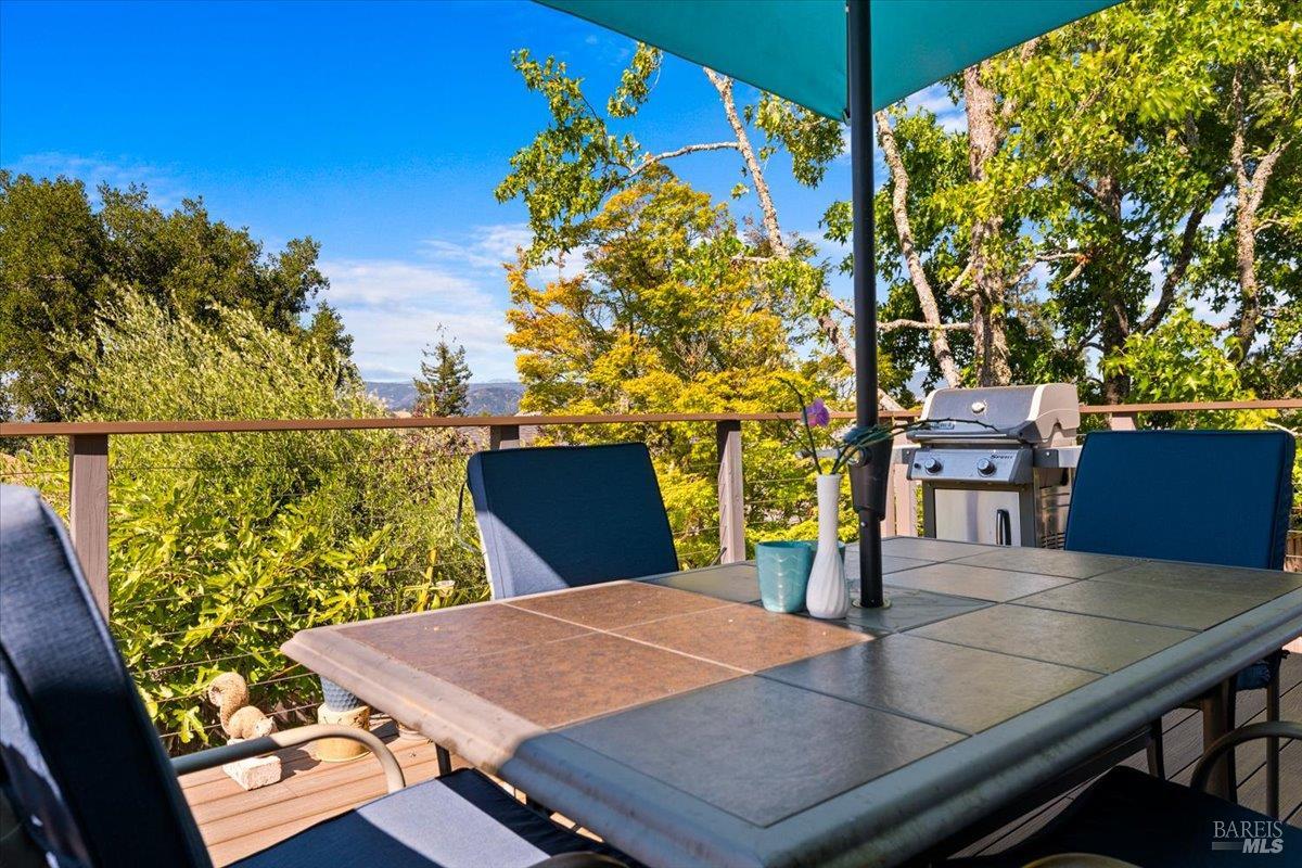 860 March Avenue Healdsburg CA 95448
