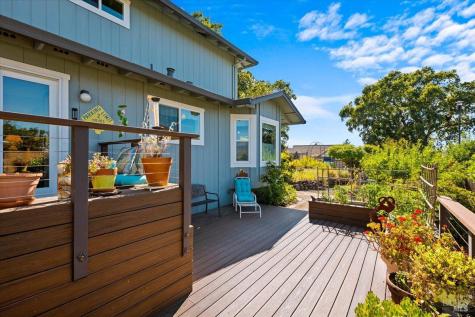 860 March Avenue Healdsburg CA 95448