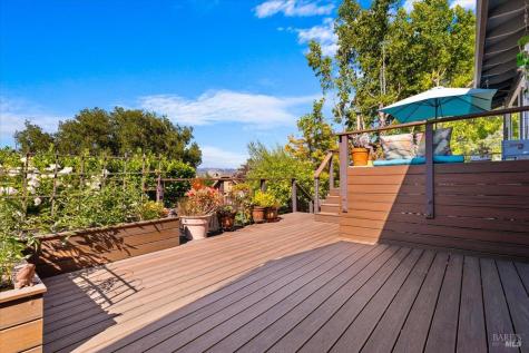 860 March Avenue Healdsburg CA 95448