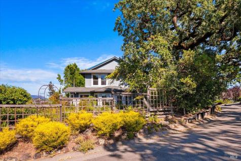 860 March Avenue Healdsburg CA 95448
