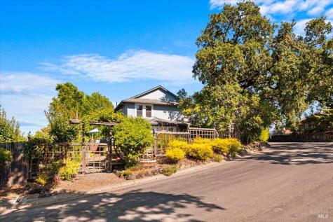 860 March Avenue Healdsburg CA 95448