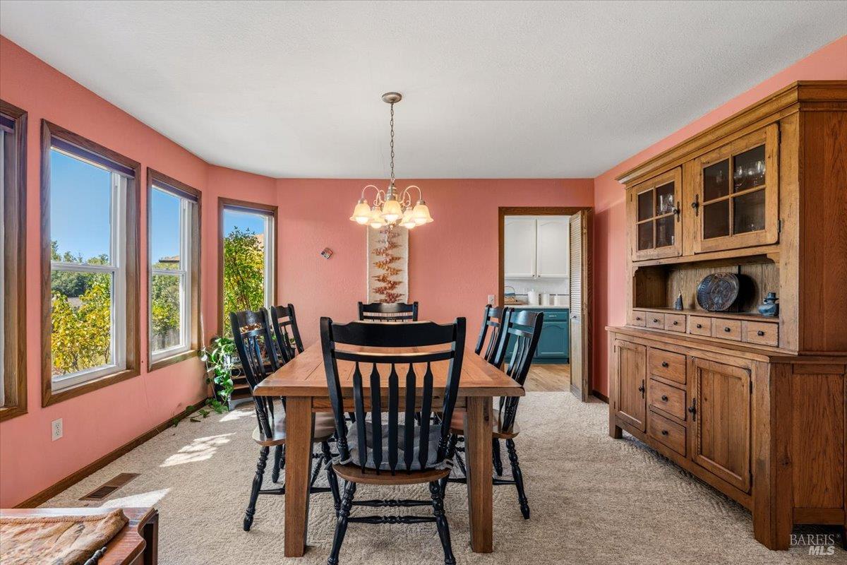 860 March Avenue Healdsburg CA 95448