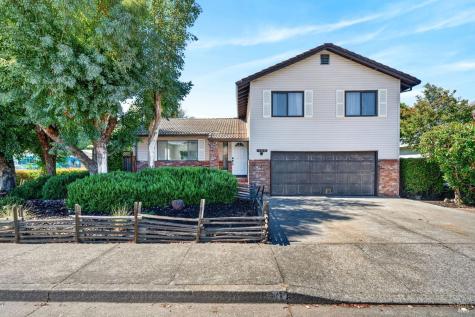 100 Roan Court Cloverdale CA 95425