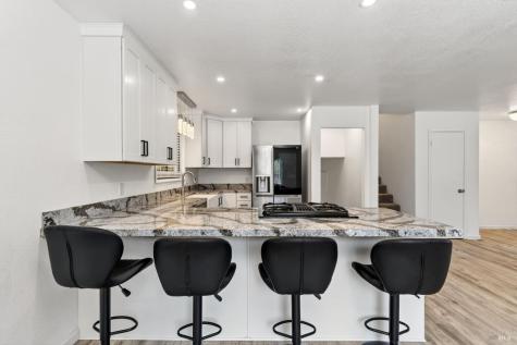 100 Roan Court Cloverdale CA 95425