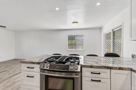 100 Roan Court Cloverdale CA 95425