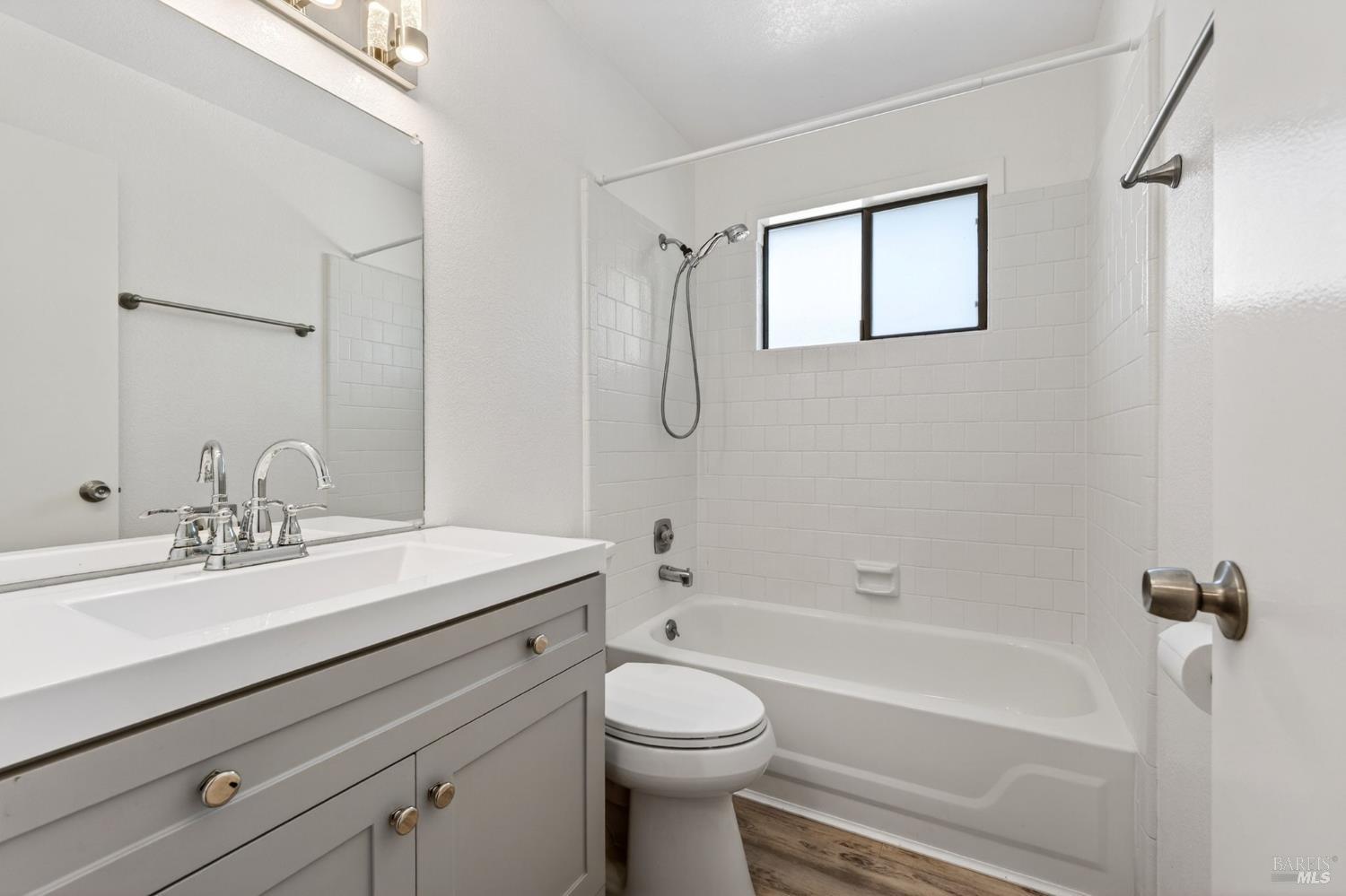100 Roan Court Cloverdale CA 95425