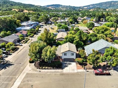 100 Roan Court Cloverdale CA 95425