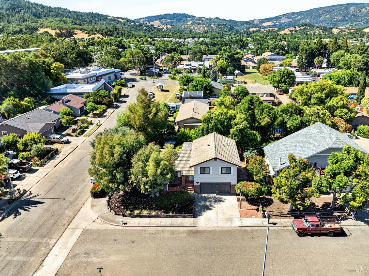100 Roan Court Cloverdale CA 95425