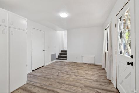 100 Roan Court Cloverdale CA 95425