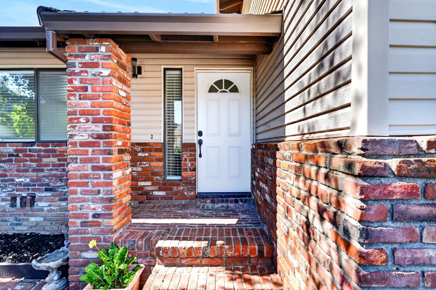 100 Roan Court Cloverdale CA 95425