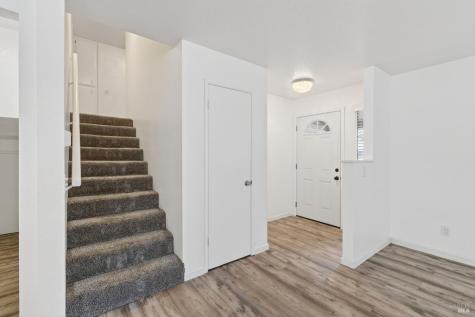 100 Roan Court Cloverdale CA 95425